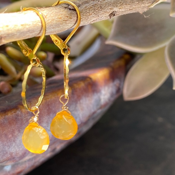 Host pick🥂Genuine Yellow chalcedony drop earrings - Picture 3 of 3